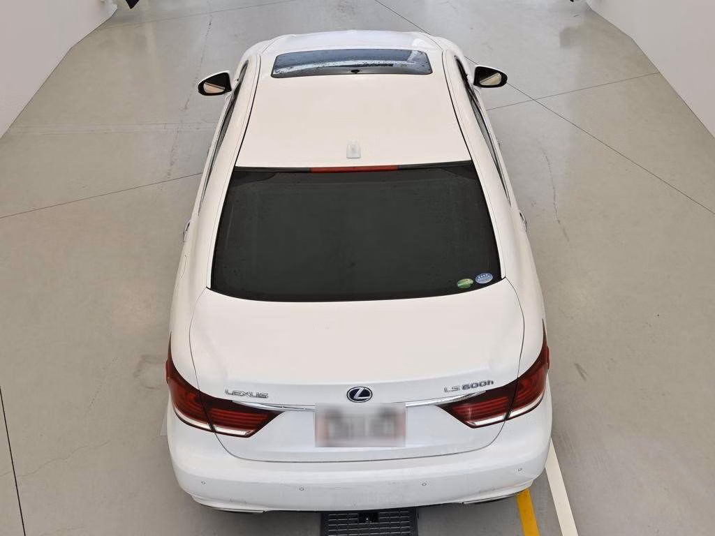 Lexus LS600h