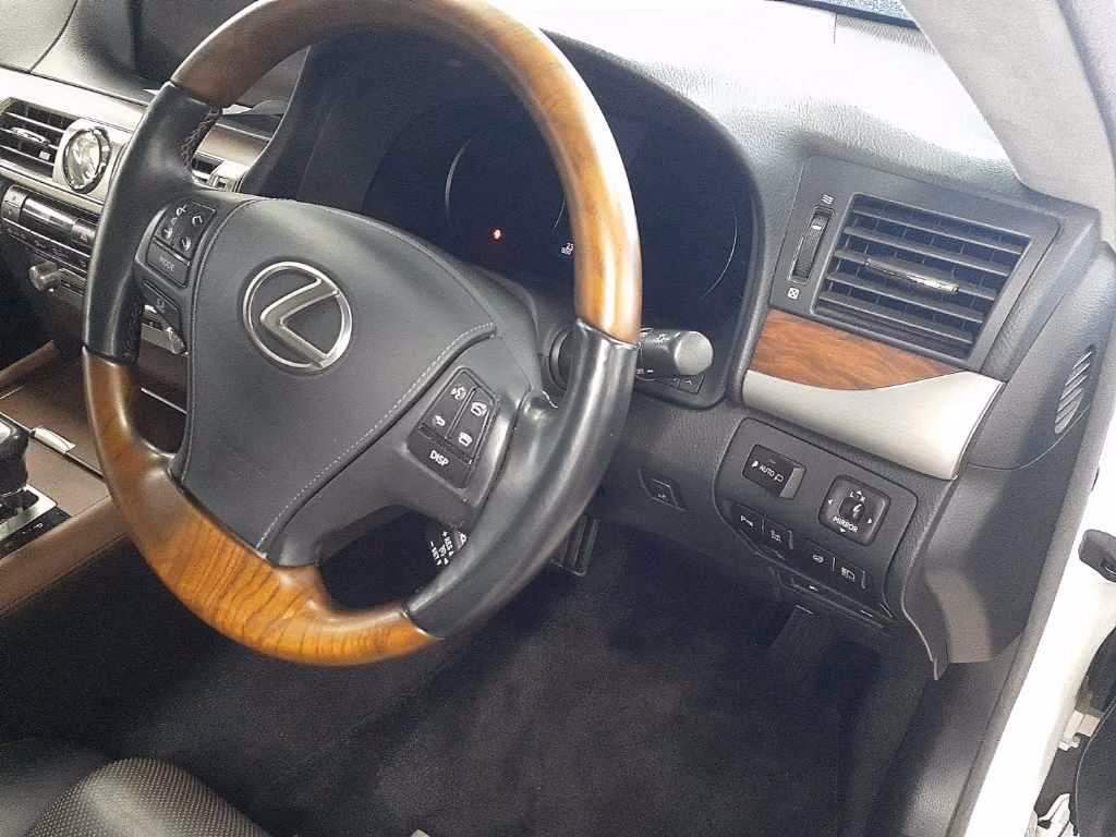 Lexus LS600h