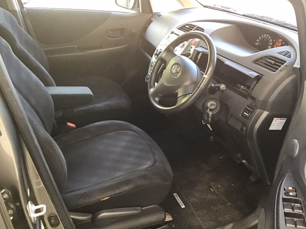 TOYOTA RACTIS