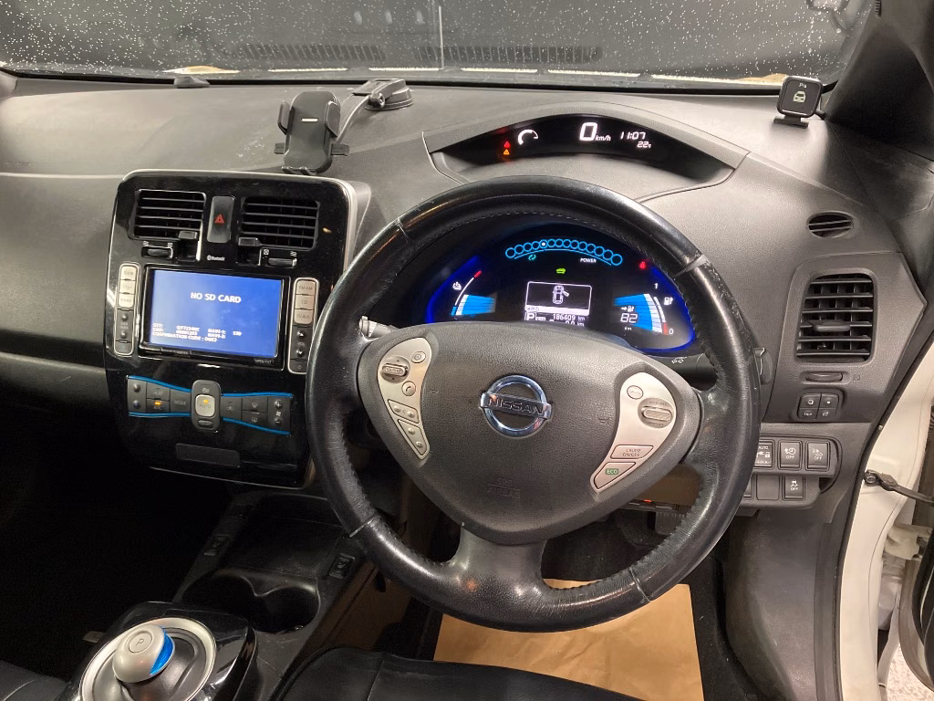 NISSAN LEAF
