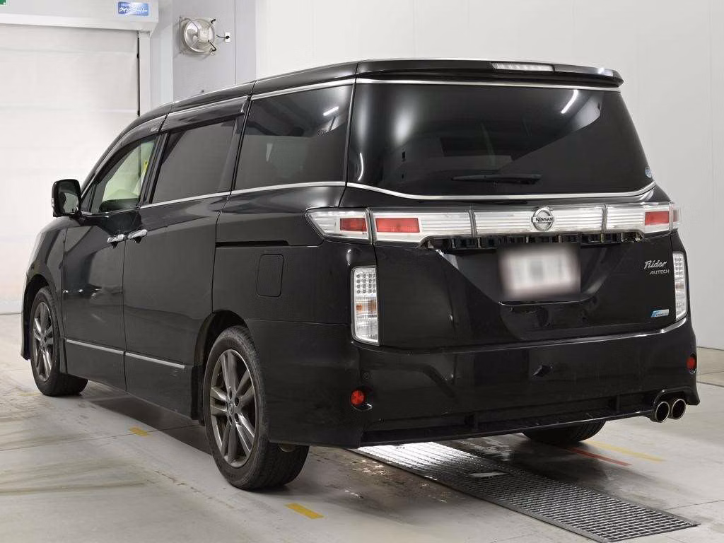 NISSAN ELGRAND