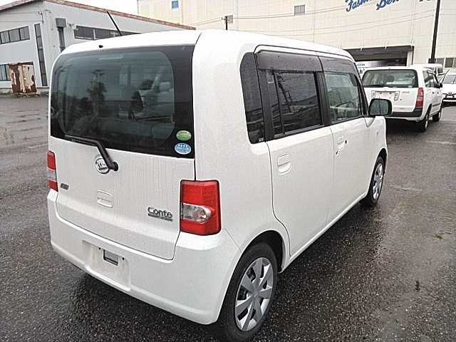 DAIHATSU MOVE CONTE