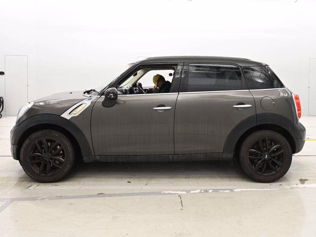 MINI CROSSOVER