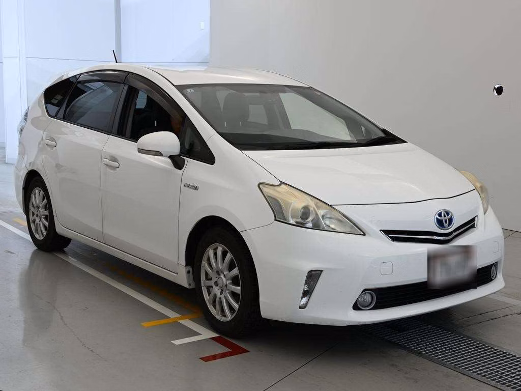 TOYOTA PRIUS ALPHA