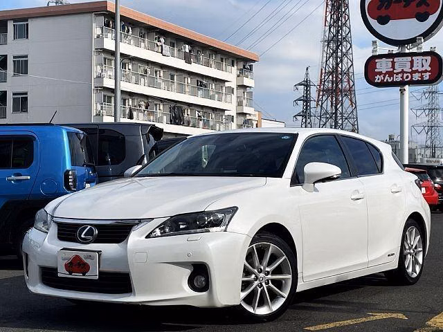 Lexus CT200h