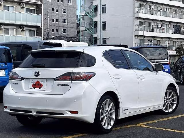 Lexus CT200h