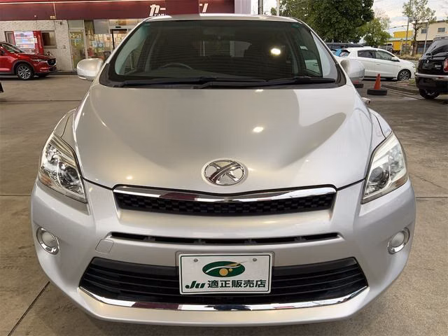 Toyota Mark X Zio