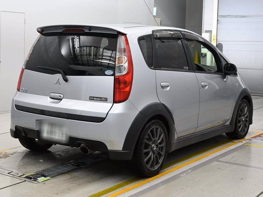 MITSUBISHI COLT