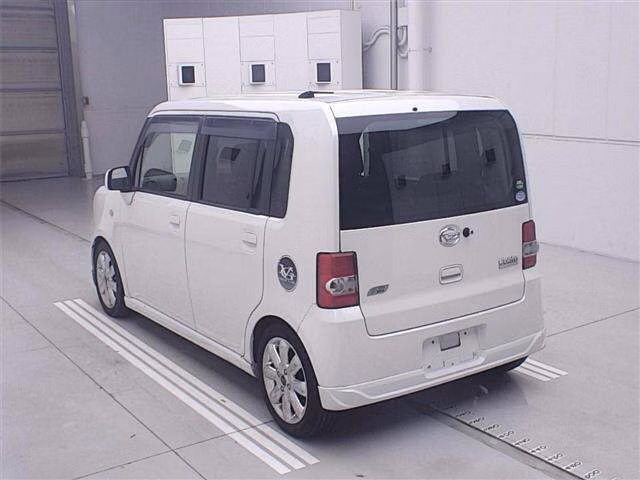 DAIHATSU MOVE CONTE