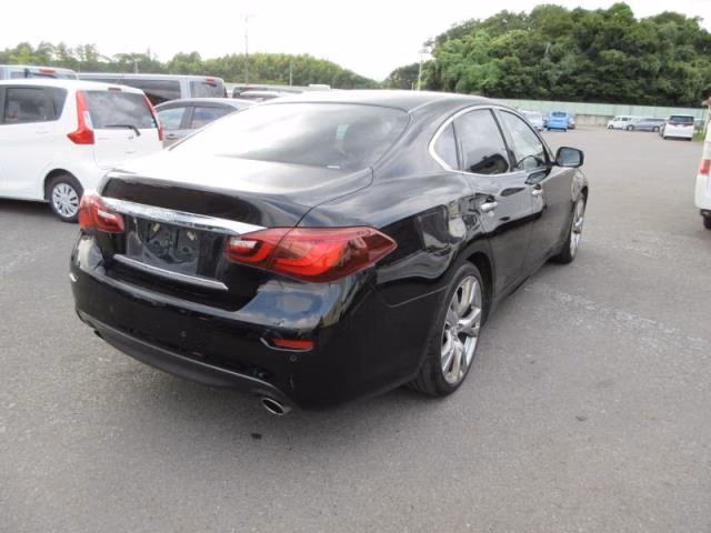 NISSAN FUGA