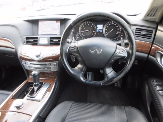 NISSAN FUGA