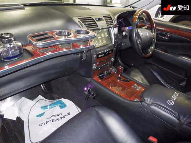 Lexus LS460