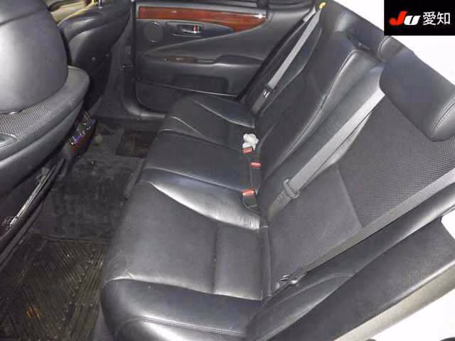 Lexus LS460