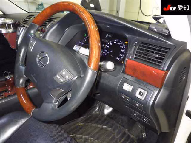 Lexus LS460