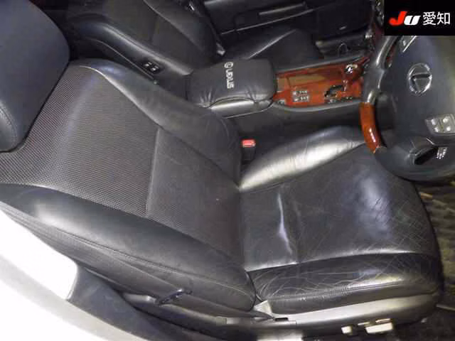 Lexus LS460