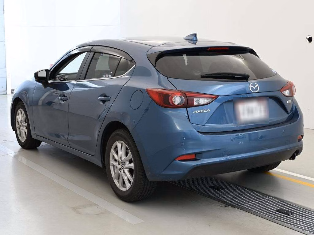 MAZDA AXELA