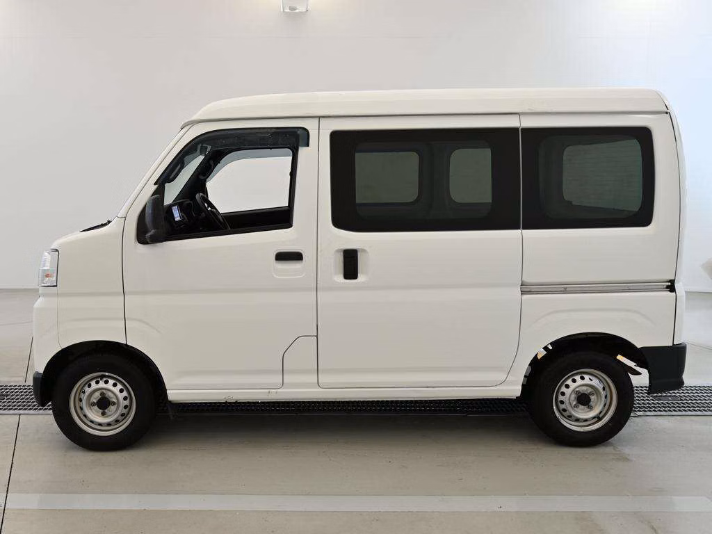 TOYOTA PIXIS VAN