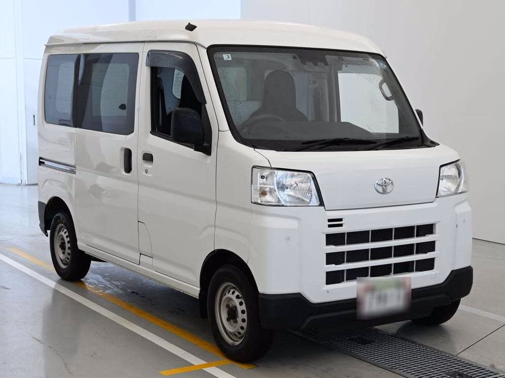 TOYOTA PIXIS VAN