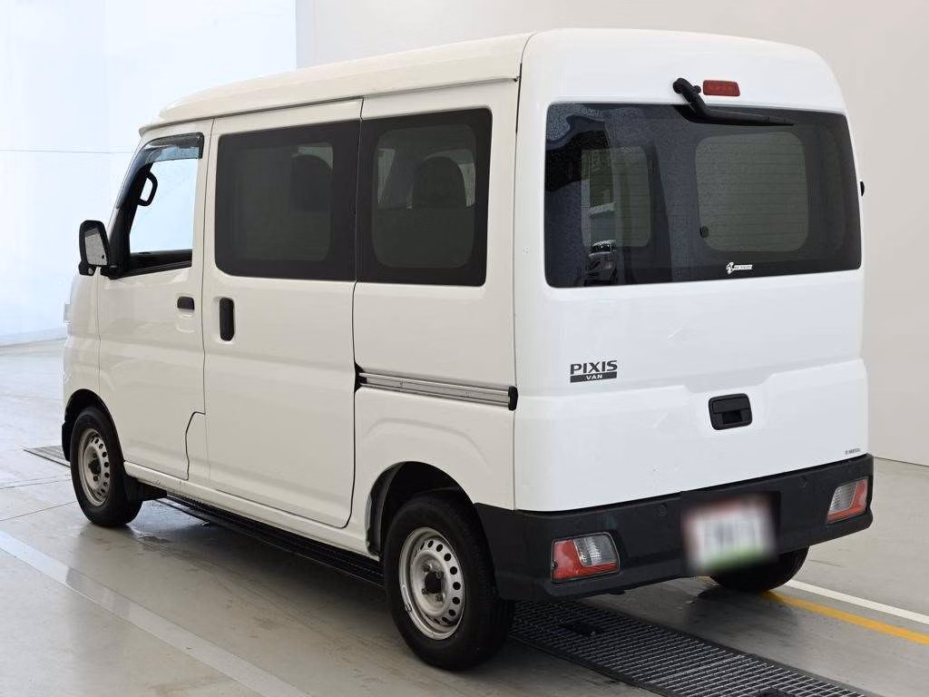 TOYOTA PIXIS VAN