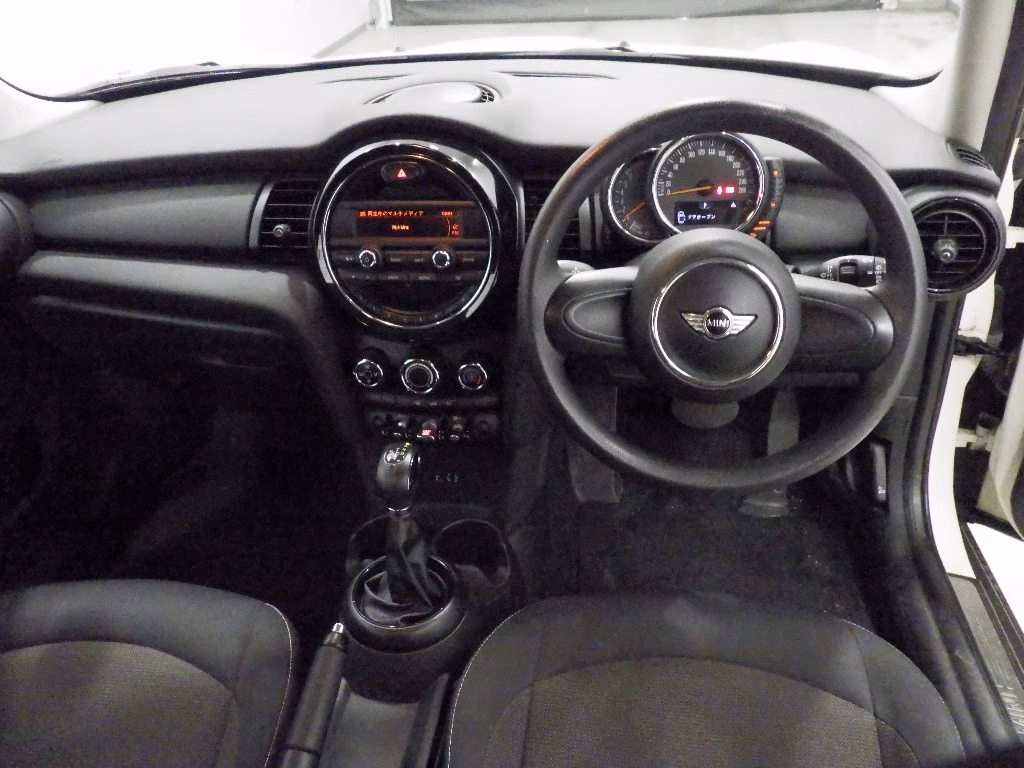 MINI HATCH