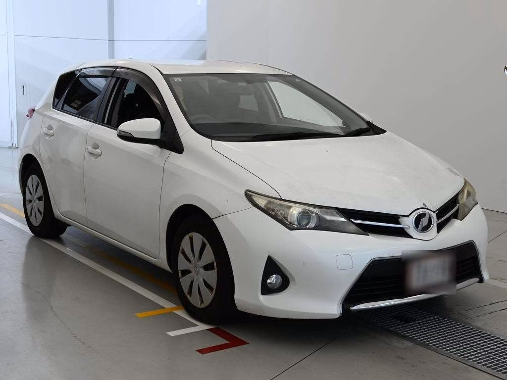 TOYOTA AURIS
