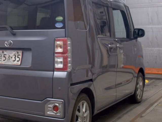 TOYOTA PIXIS MEGA