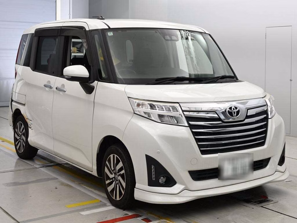 TOYOTA ROOMY