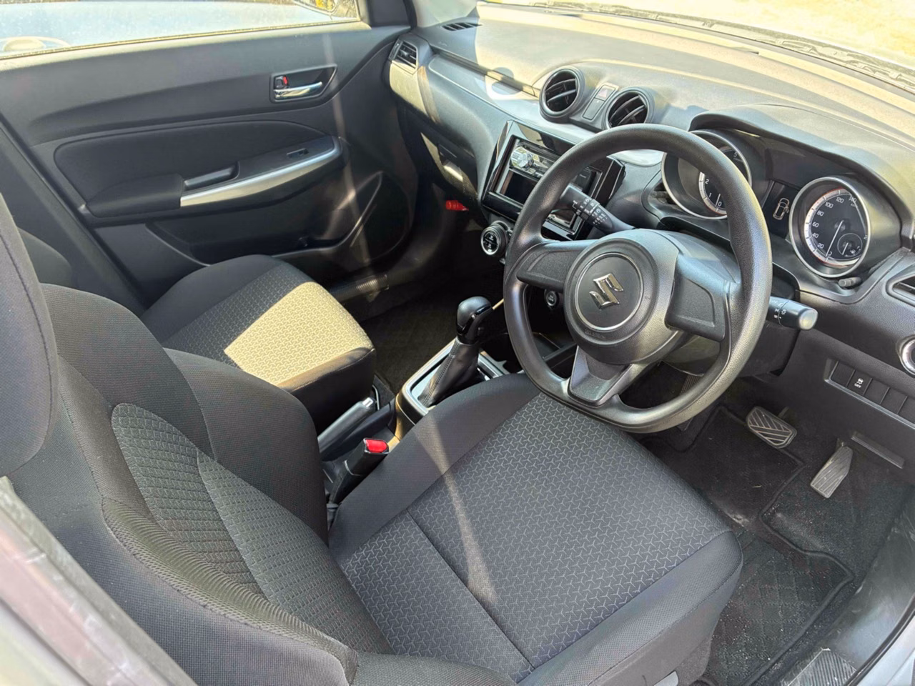 SUZUKI SWIFT