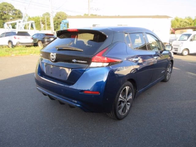 NISSAN LEAF