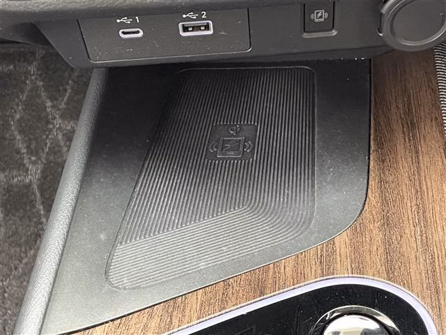 Nissan Aura