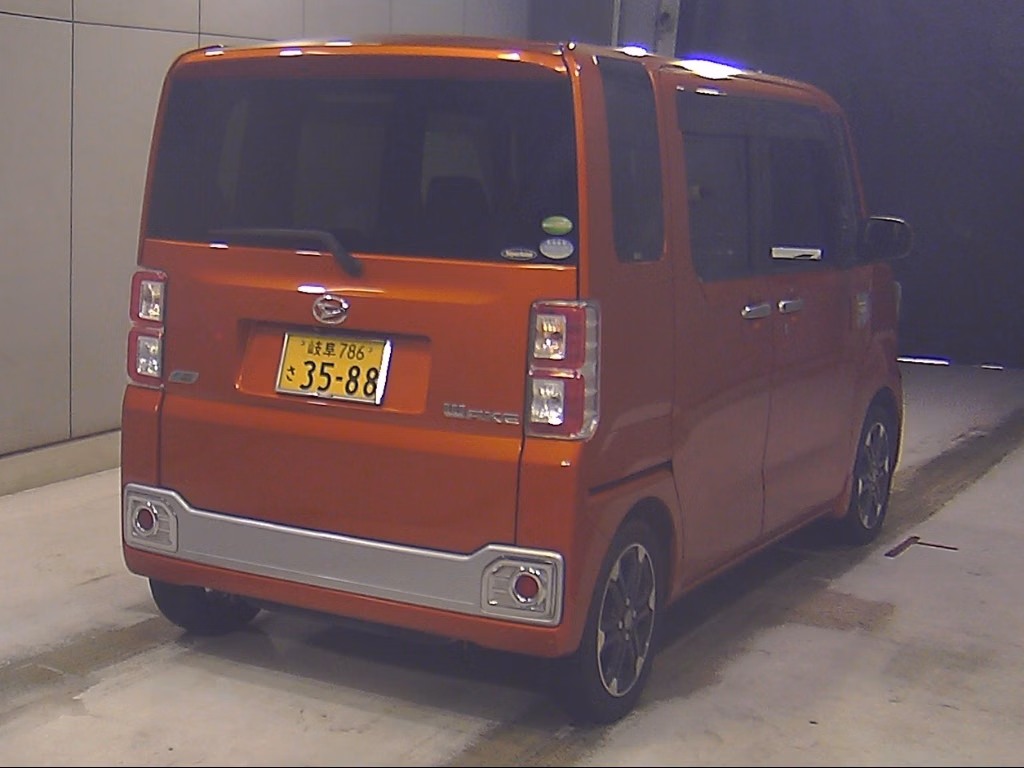 DAIHATSU WAKE
