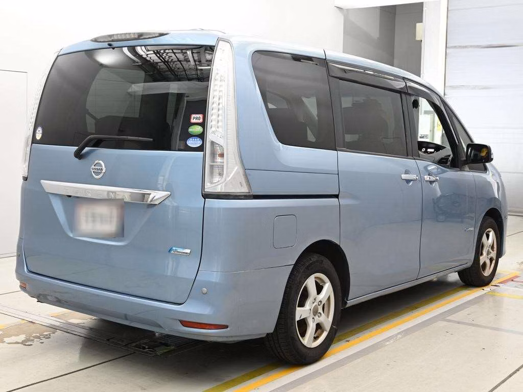 NISSAN SERENA