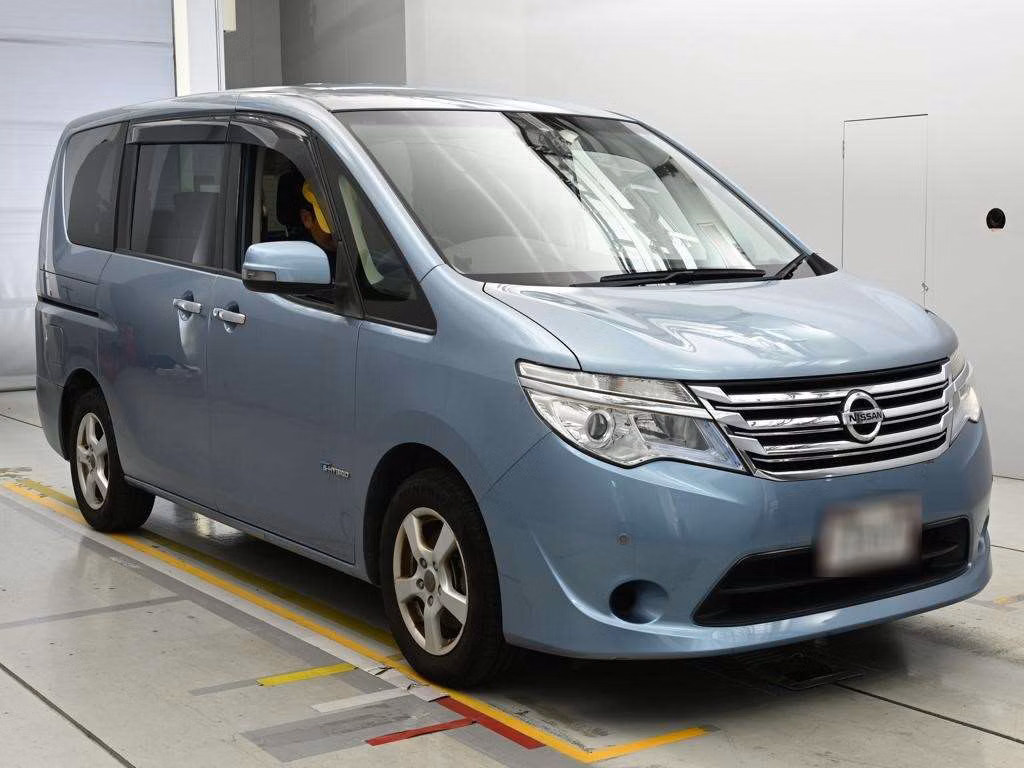 NISSAN SERENA