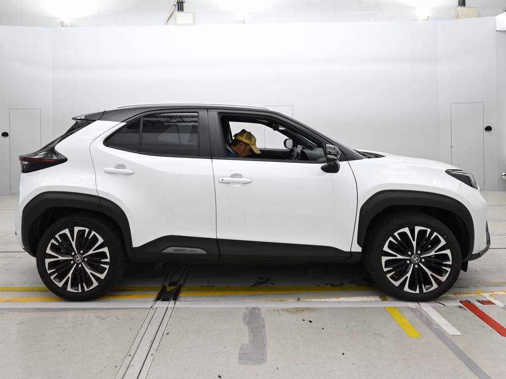 TOYOTA YARIS CROSS