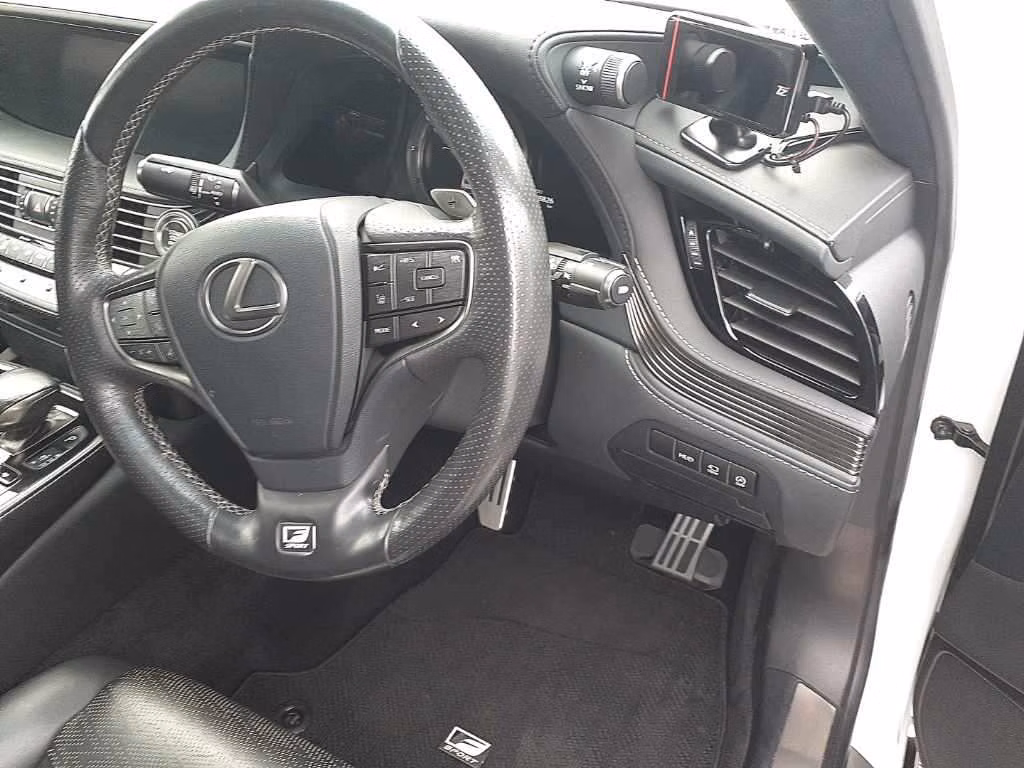 Lexus LS500