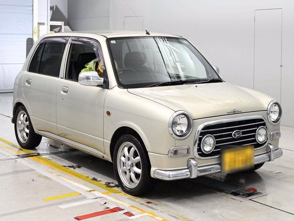 Daihatsu Mira Gino