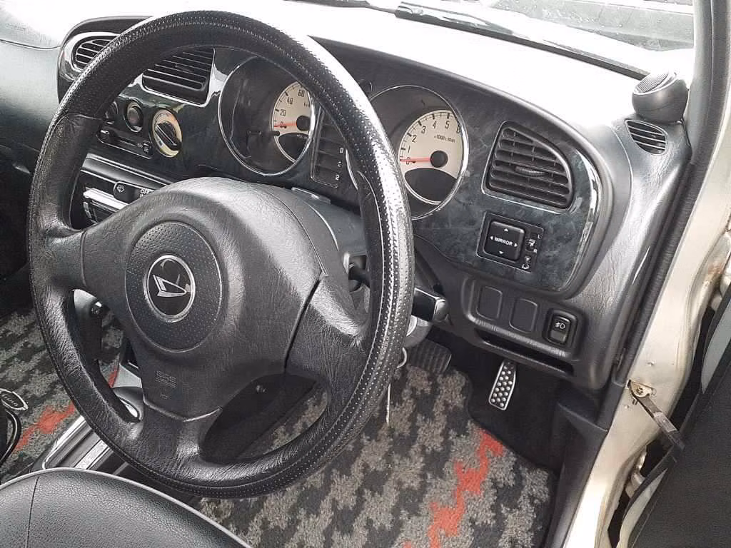 Daihatsu Mira Gino