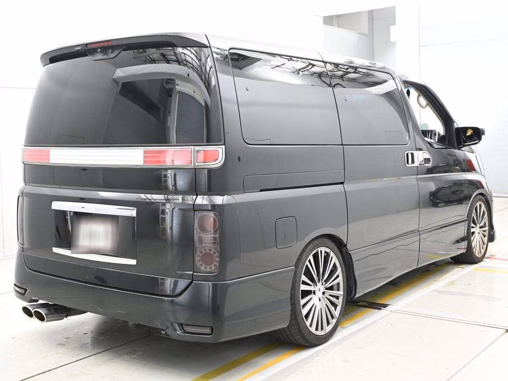 NISSAN ELGRAND