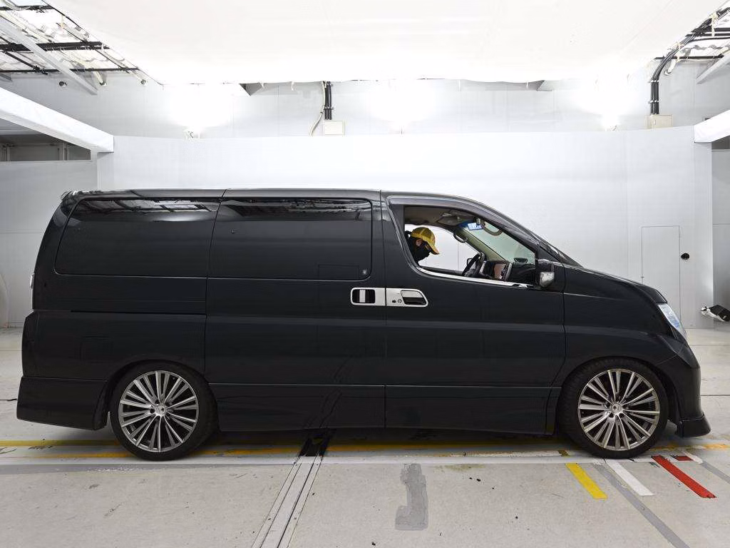 NISSAN ELGRAND