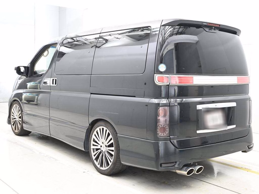NISSAN ELGRAND