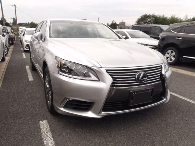 Lexus LS600h