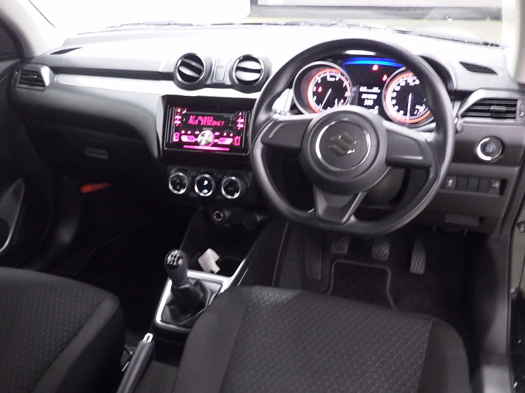 SUZUKI SWIFT