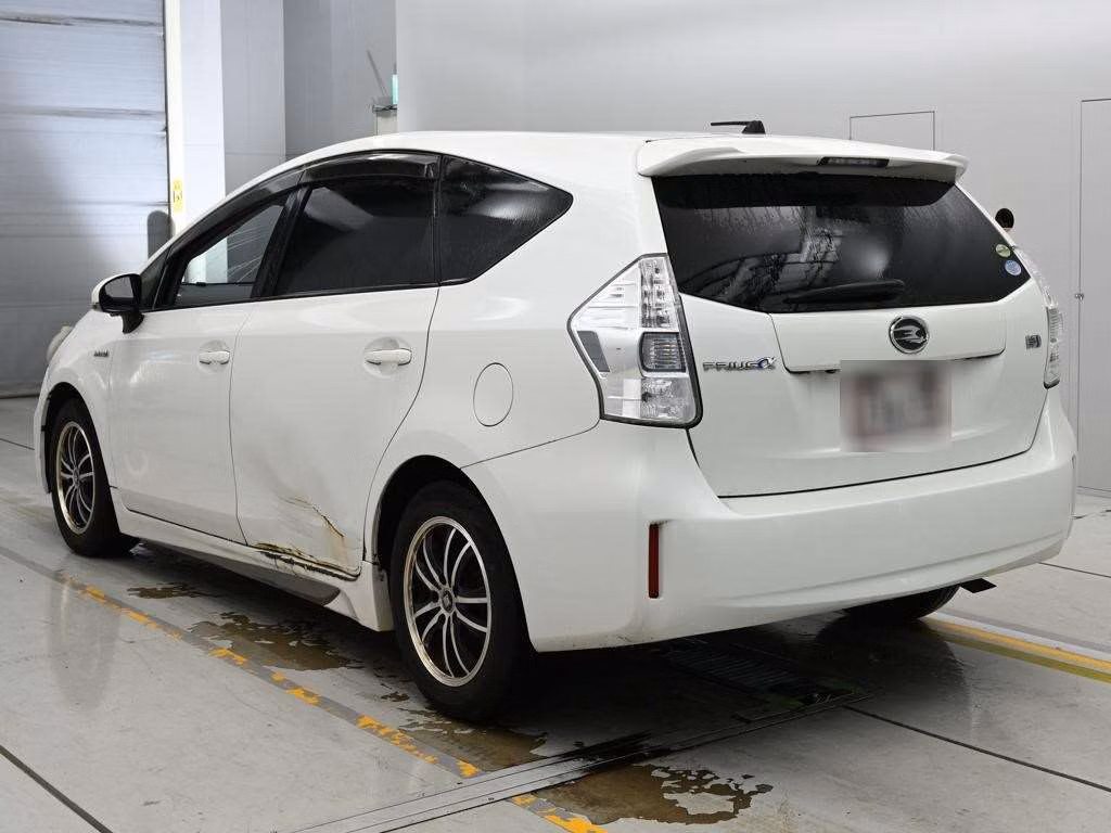 TOYOTA PRIUS ALPHA