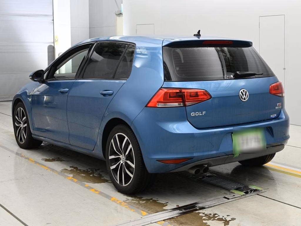 VOLKSWAGEN GOLF