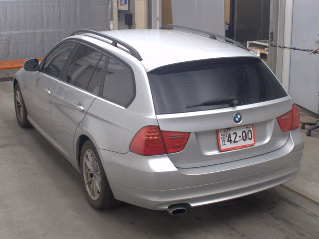 BMW 3-SERIES