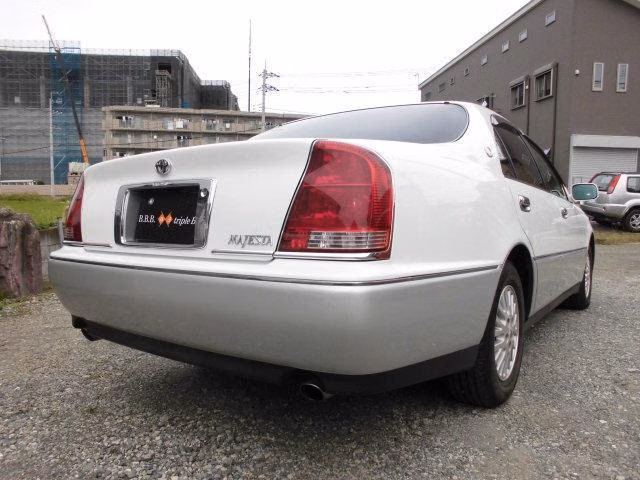 Toyota Crown Majesta