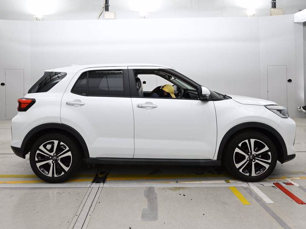 DAIHATSU ROCKY
