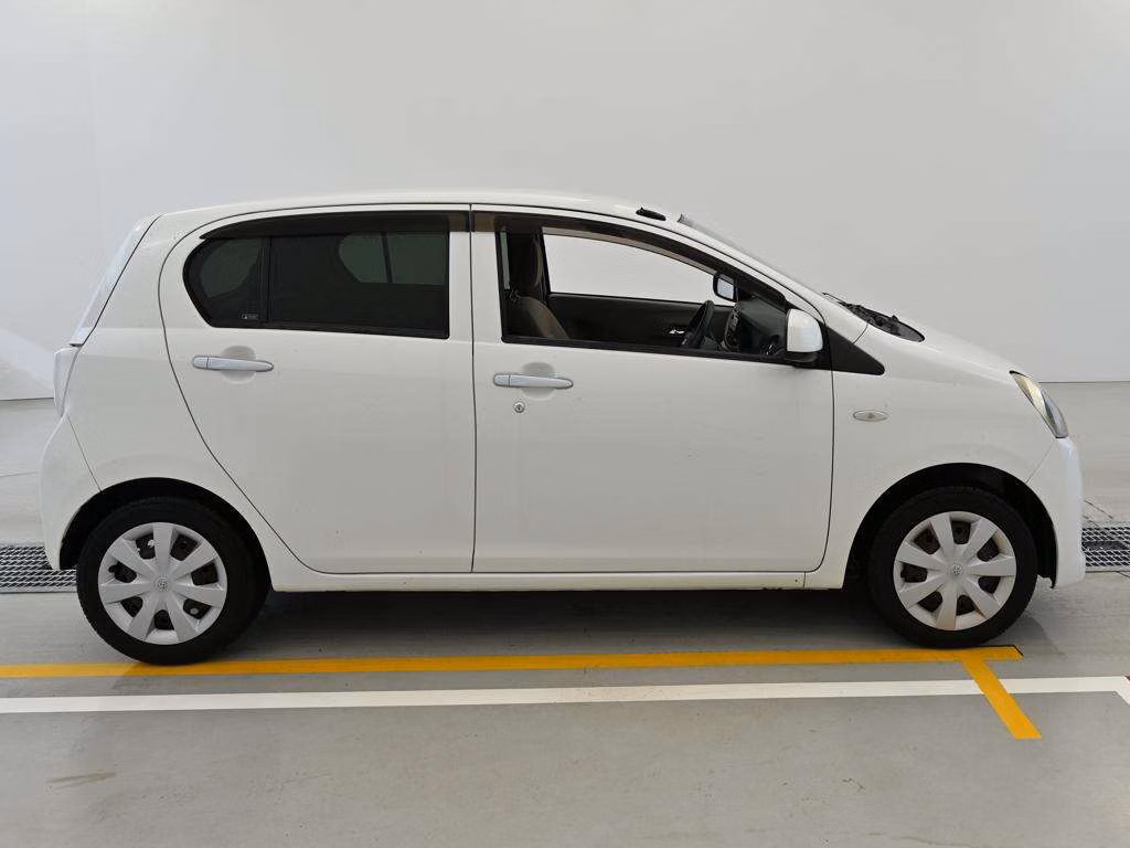 TOYOTA PIXIS EPOCH