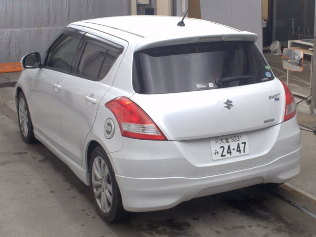 SUZUKI SWIFT