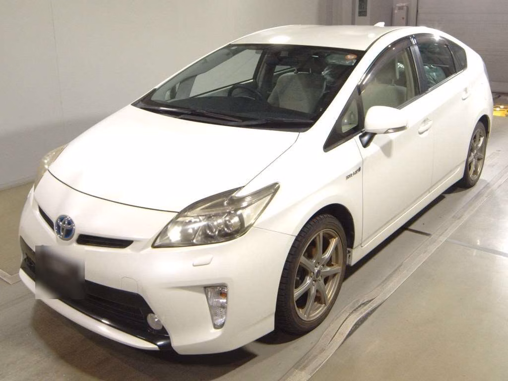 TOYOTA PRIUS